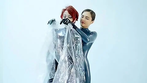 Girl In Rubber - Bagged - Breath Play