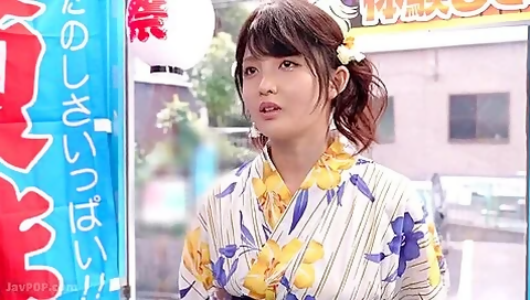 240710花火大会へ向かう女子をゲットb4